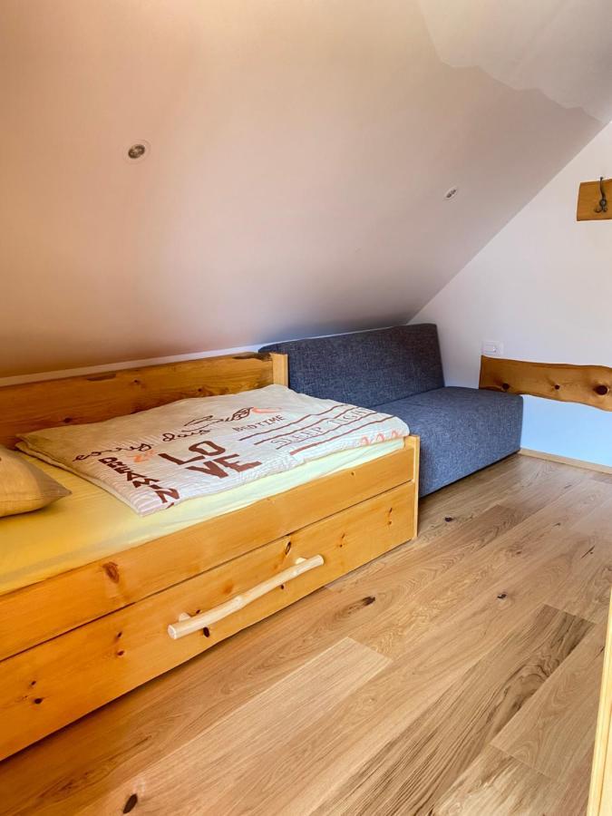 גוזד מרטולז'ק Apartma In Bungalov Jezerci מראה חיצוני תמונה