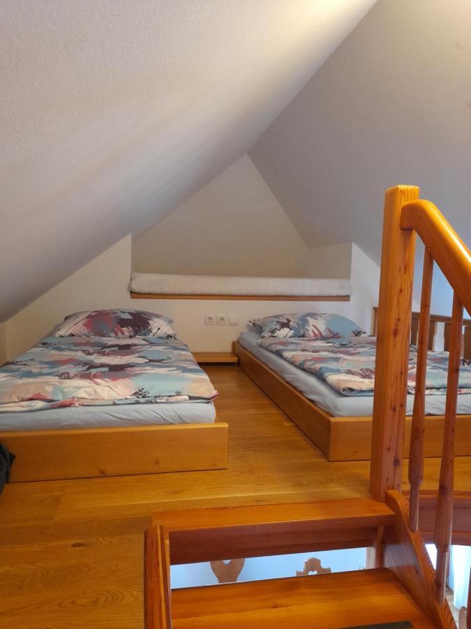 גוזד מרטולז'ק Apartma In Bungalov Jezerci מראה חיצוני תמונה