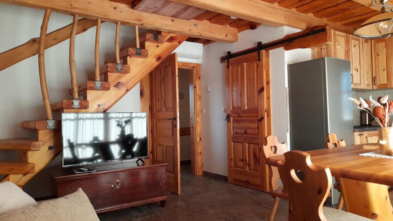 גוזד מרטולז'ק Apartma In Bungalov Jezerci מראה חיצוני תמונה