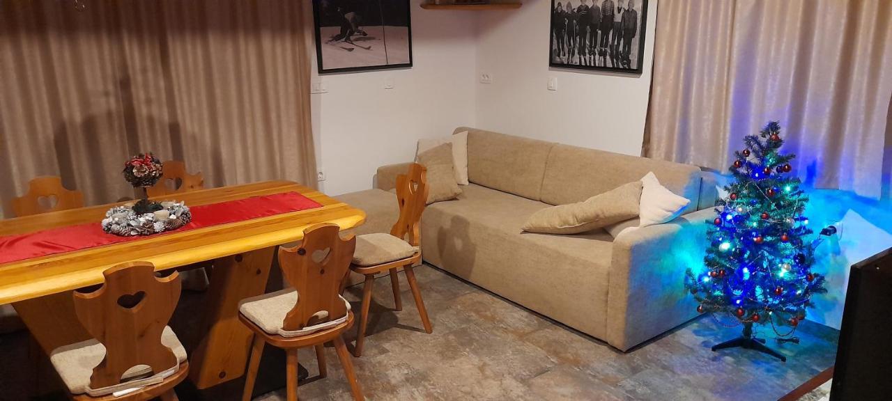 גוזד מרטולז'ק Apartma In Bungalov Jezerci מראה חיצוני תמונה