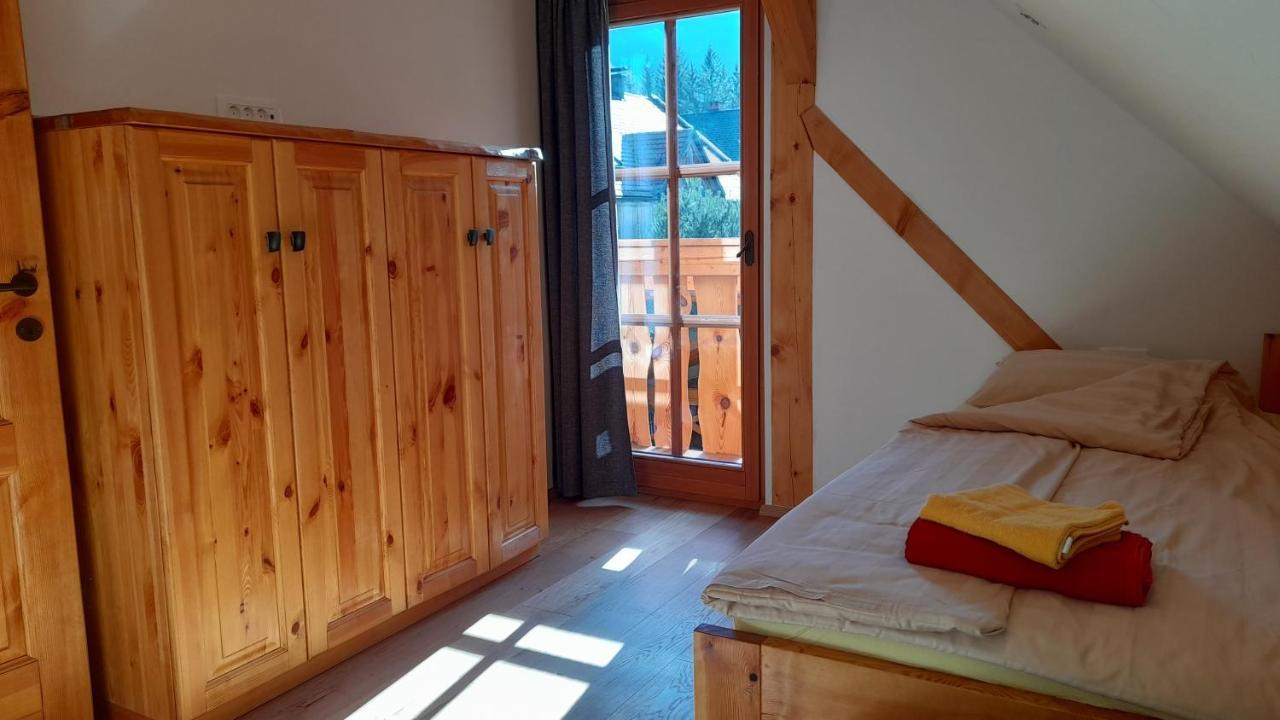 גוזד מרטולז'ק Apartma In Bungalov Jezerci מראה חיצוני תמונה