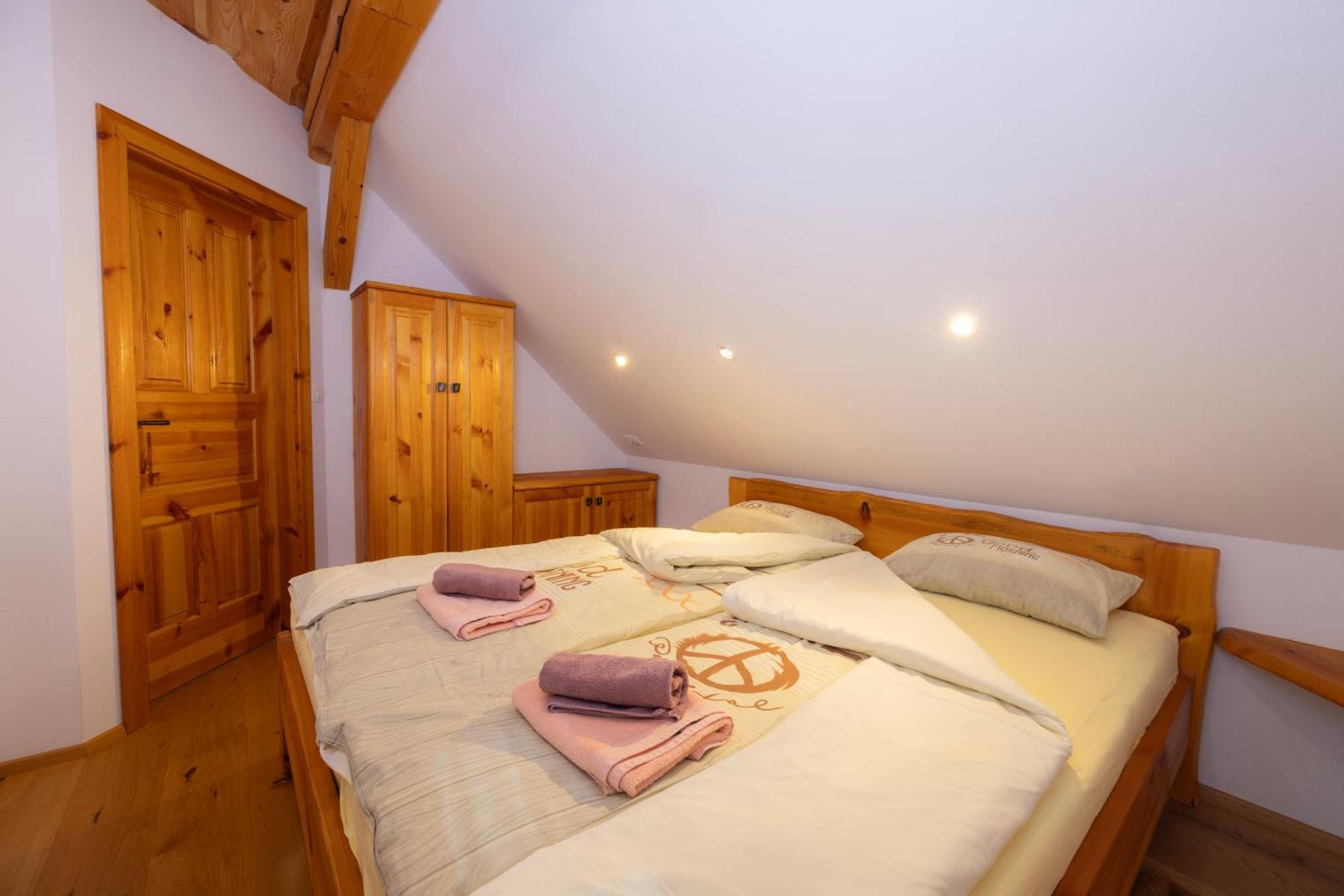 גוזד מרטולז'ק Apartma In Bungalov Jezerci מראה חיצוני תמונה