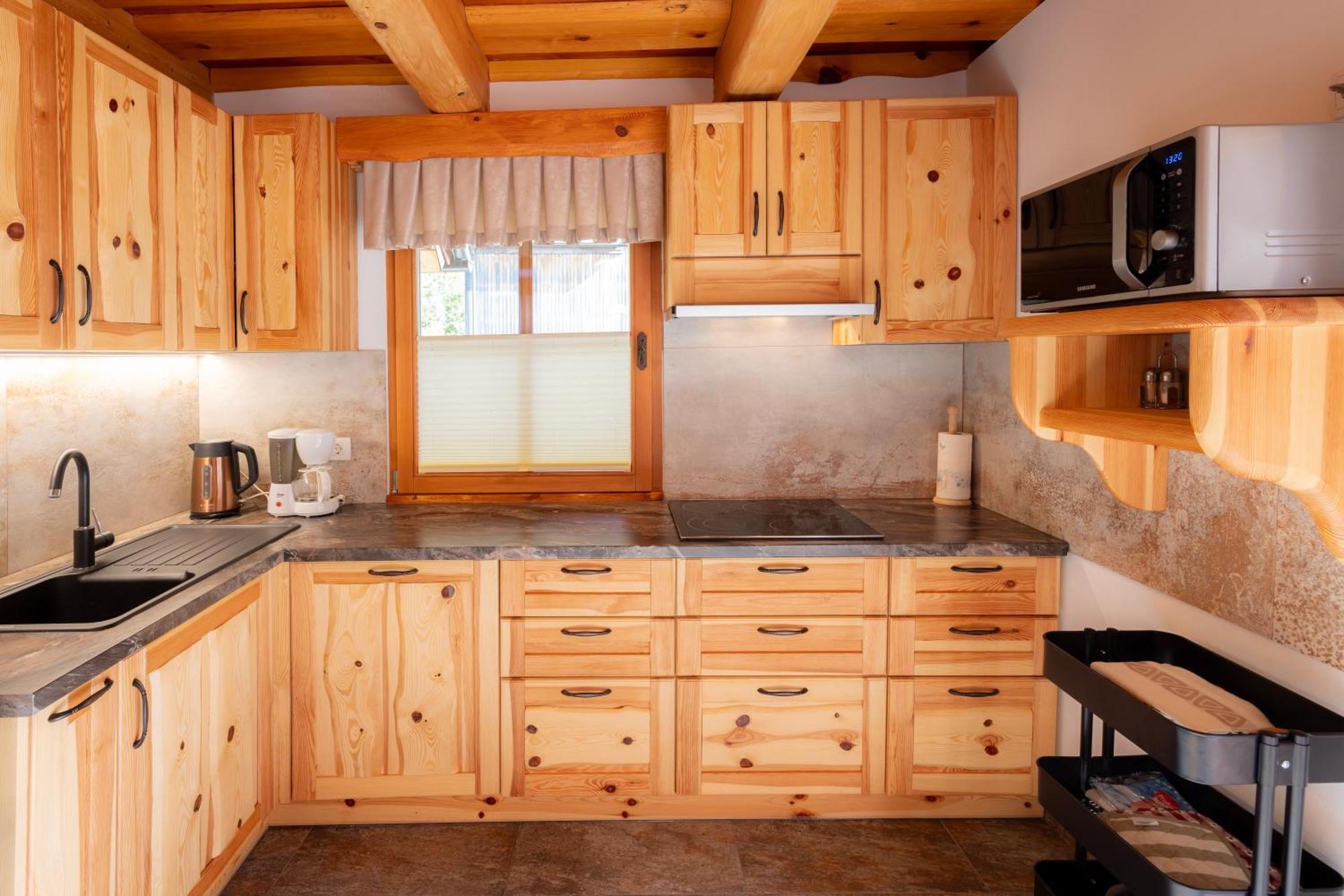 גוזד מרטולז'ק Apartma In Bungalov Jezerci מראה חיצוני תמונה